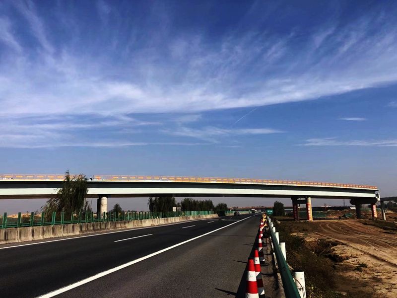 中鐵十六局集團濮衛(wèi)高速跨大廣高速鋼箱梁工程（2600t）