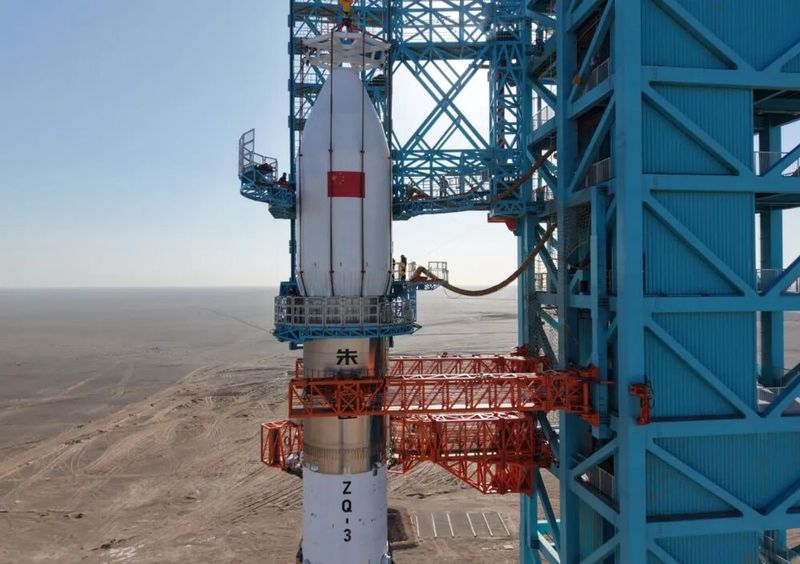大方重機(jī)助力我國首 款可重復(fù)使用朱雀三號遙一運(yùn)載火箭順利升空